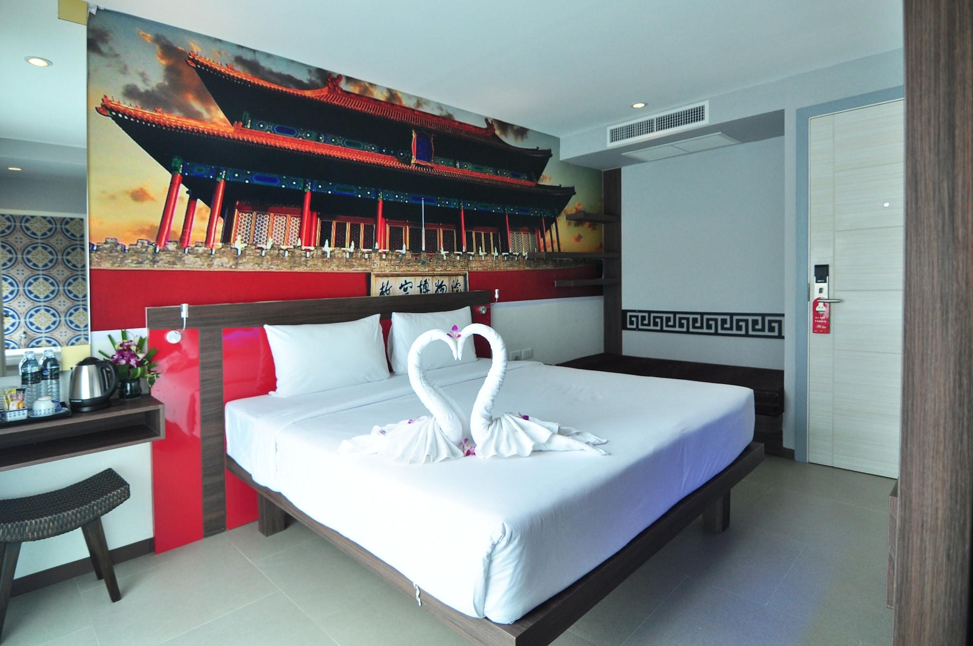 The Aim Patong Hotel Bagian luar foto