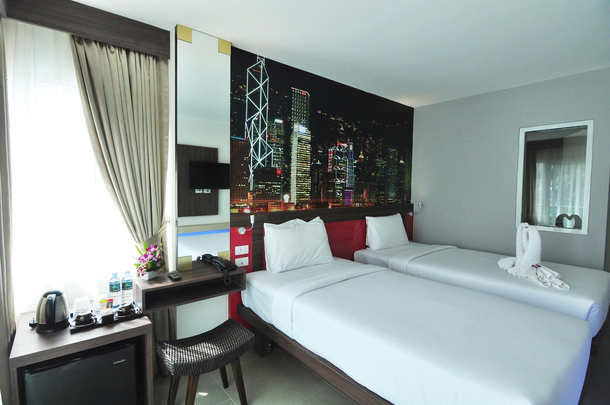 The Aim Patong Hotel Bagian luar foto