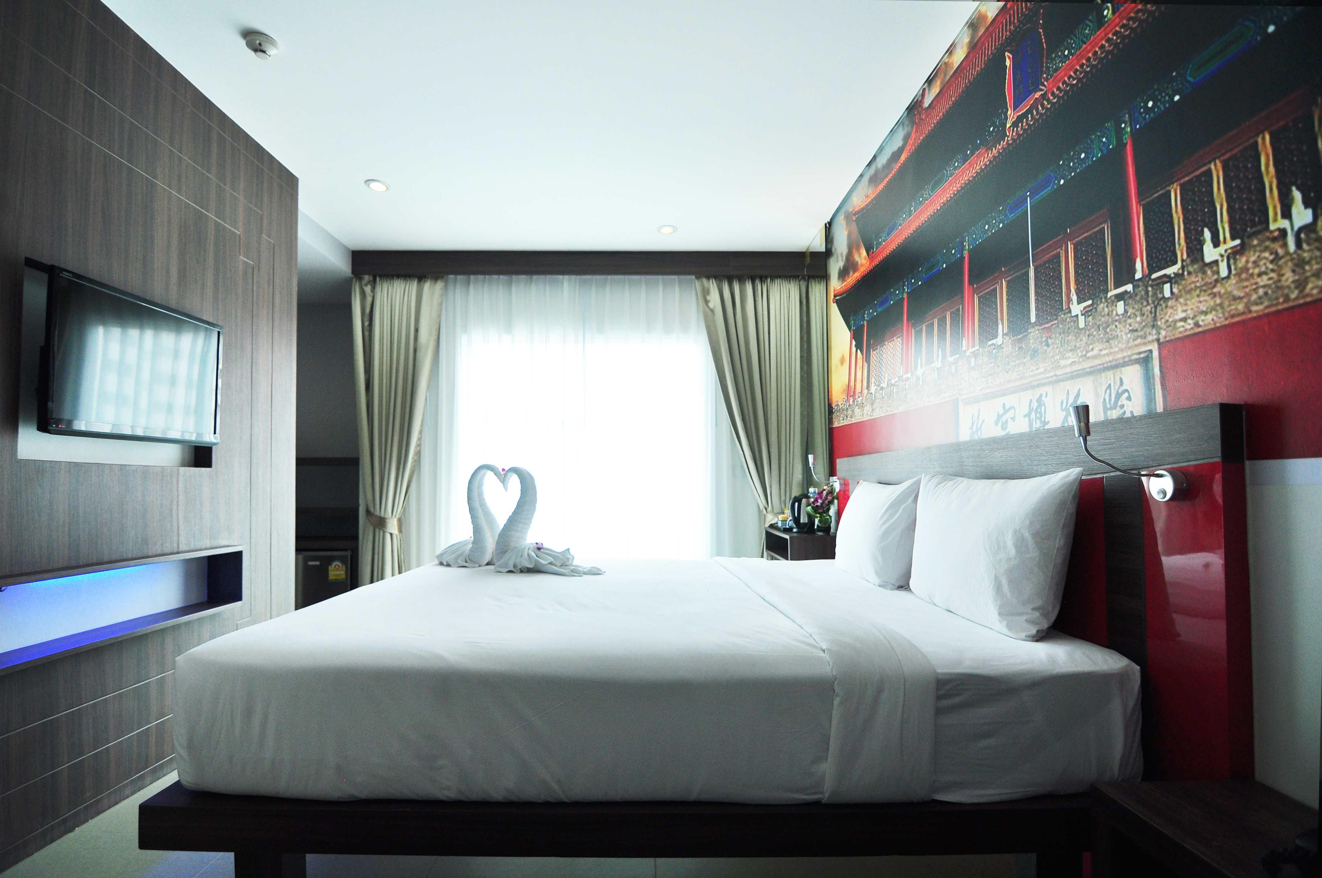 The Aim Patong Hotel Bagian luar foto
