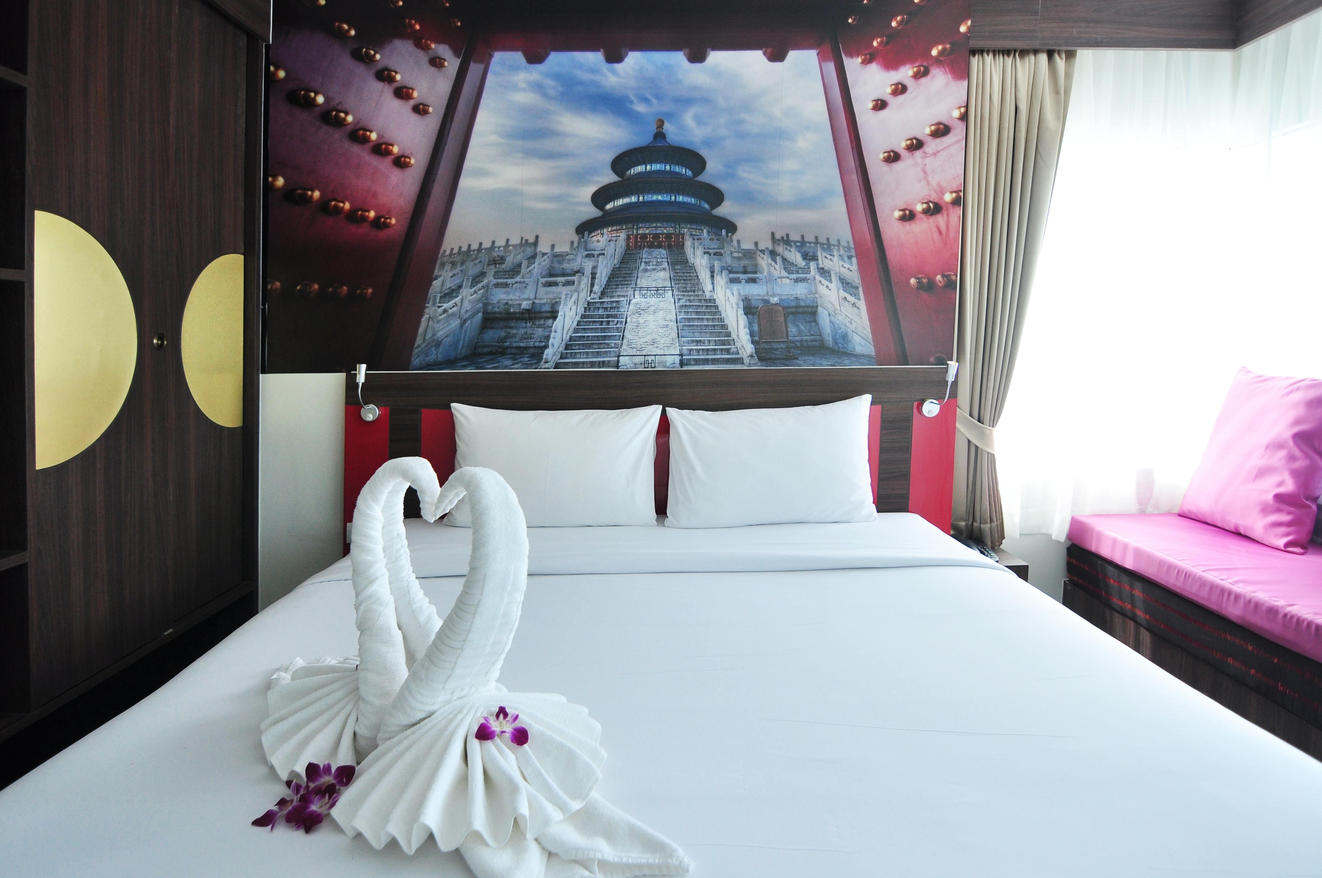 The Aim Patong Hotel Bagian luar foto