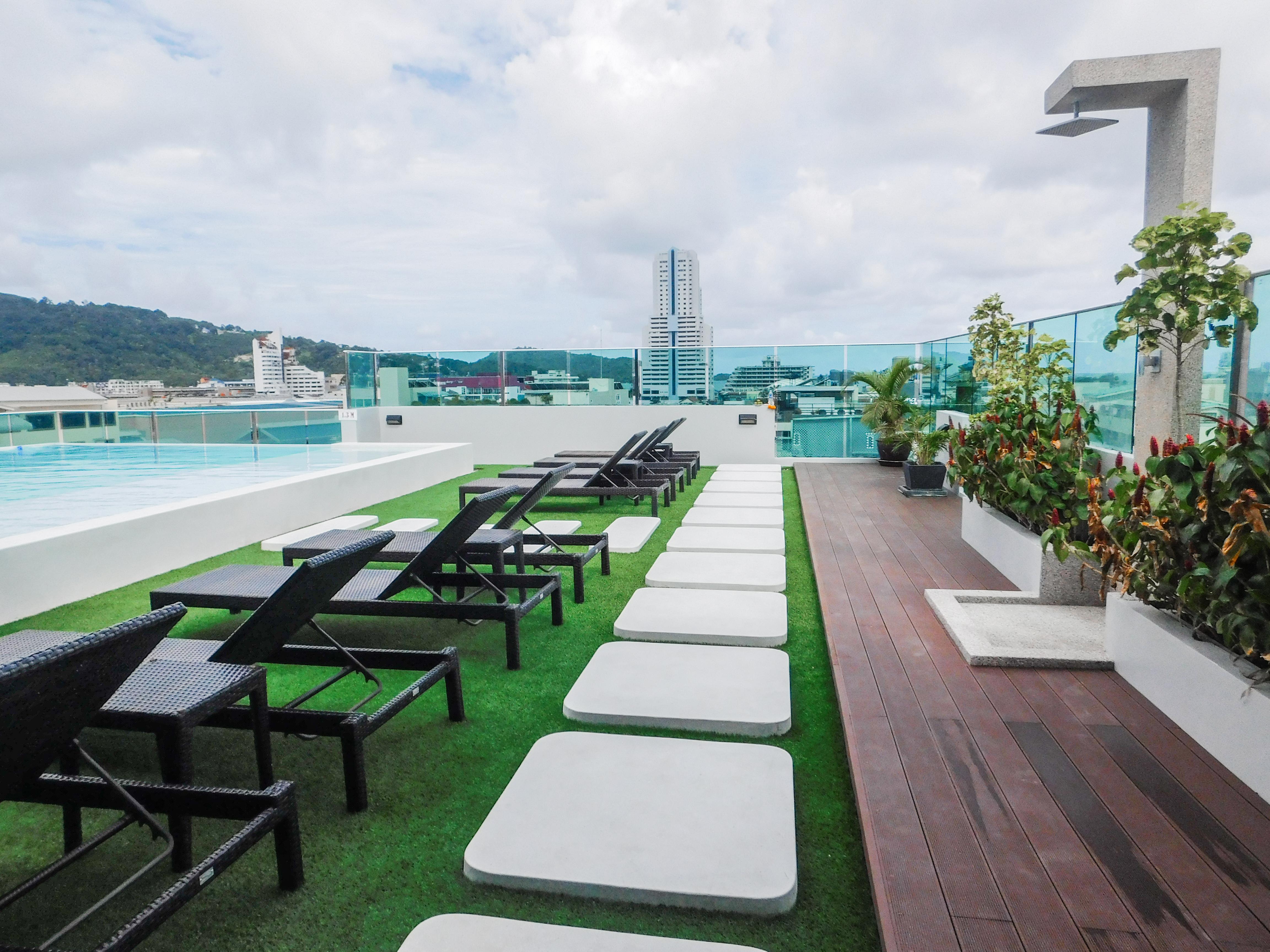 The Aim Patong Hotel Bagian luar foto