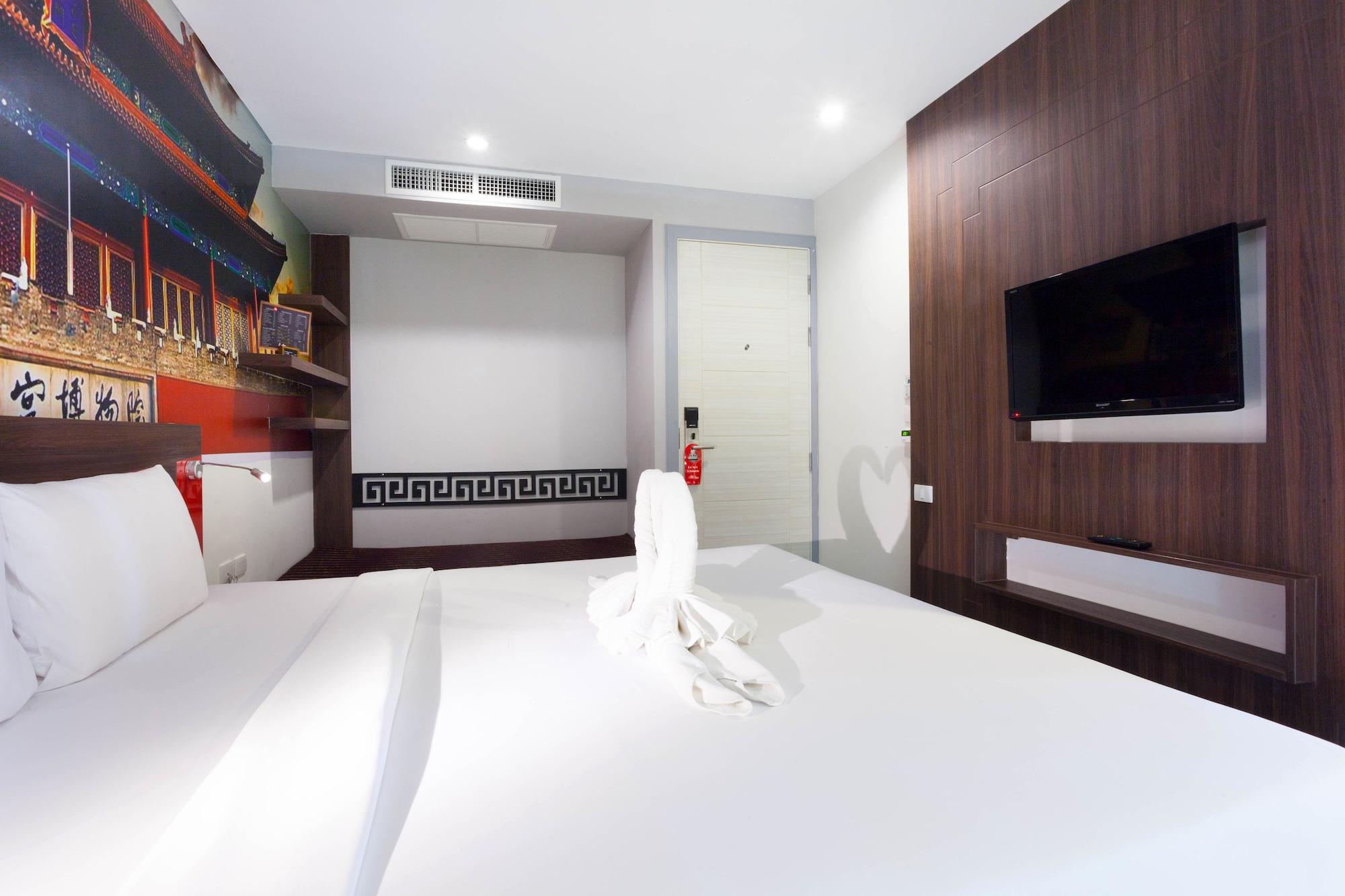 The Aim Patong Hotel Bagian luar foto