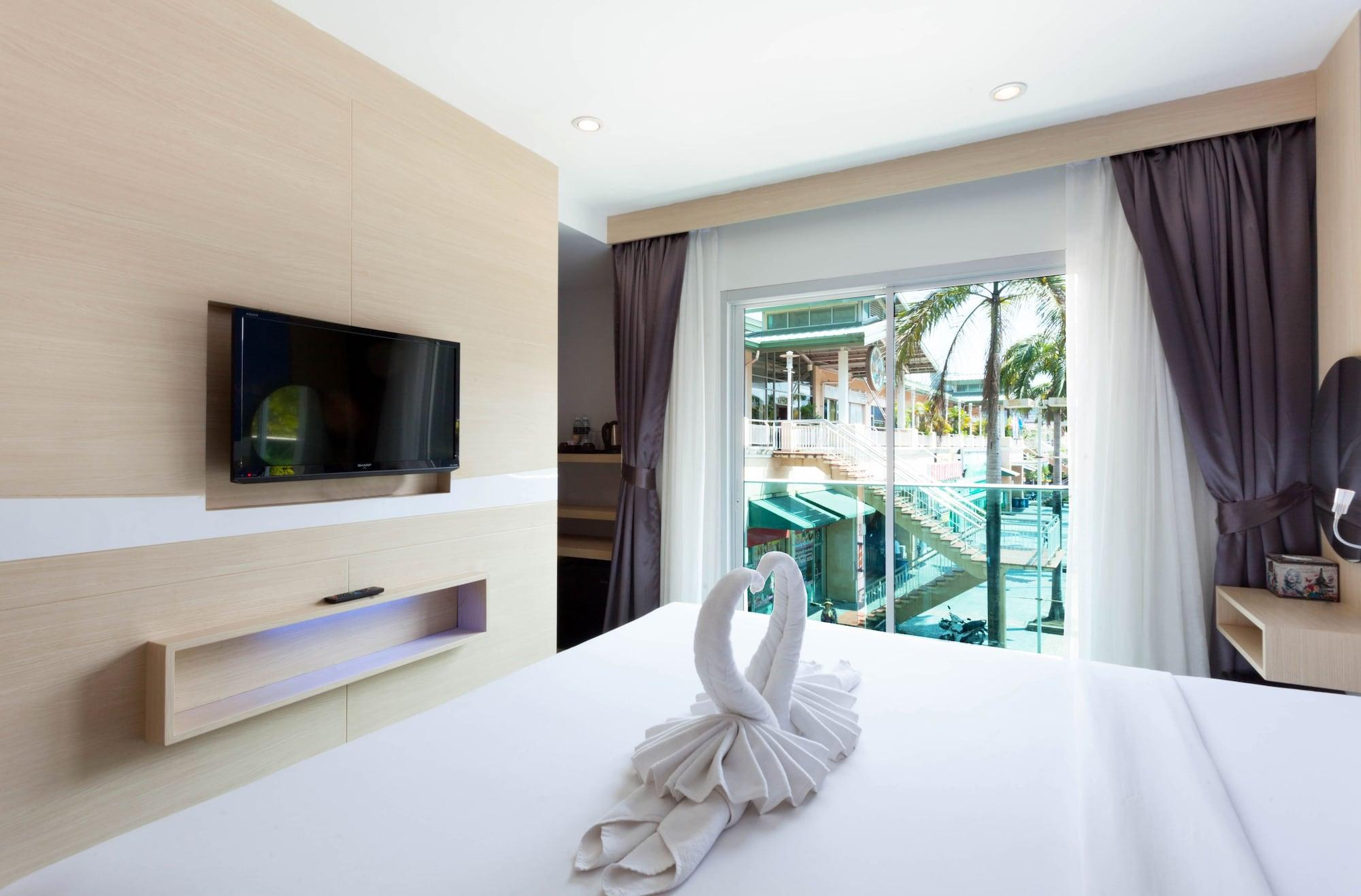 The Aim Patong Hotel Bagian luar foto